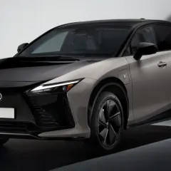 Elegancki Lexus RZ w dwukolorowym nadwoziu. Sprawdź jego atrakcyjną lexus rz cenę i odkryj przyszłość motoryzacji.