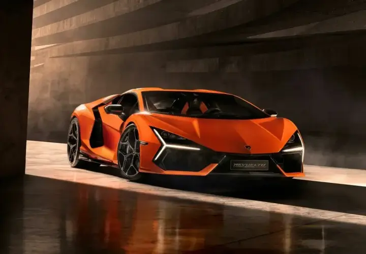 Pomarańczowe Lamborghini Revuelto, marzenie wielu, zastanawiasz się ile kosztuje?