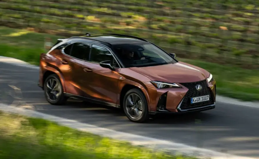 Lexus UX cena i wersje - który wariant ma sens?