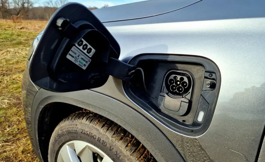 Skoda Kodiaq hybryda PHEV - kiedy ma sens i jak ją ładować