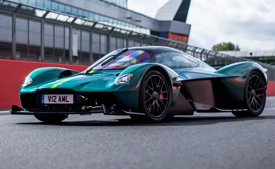 Ile kosztuje Aston Martin Valkyrie? Cena, wersje i realny budżet