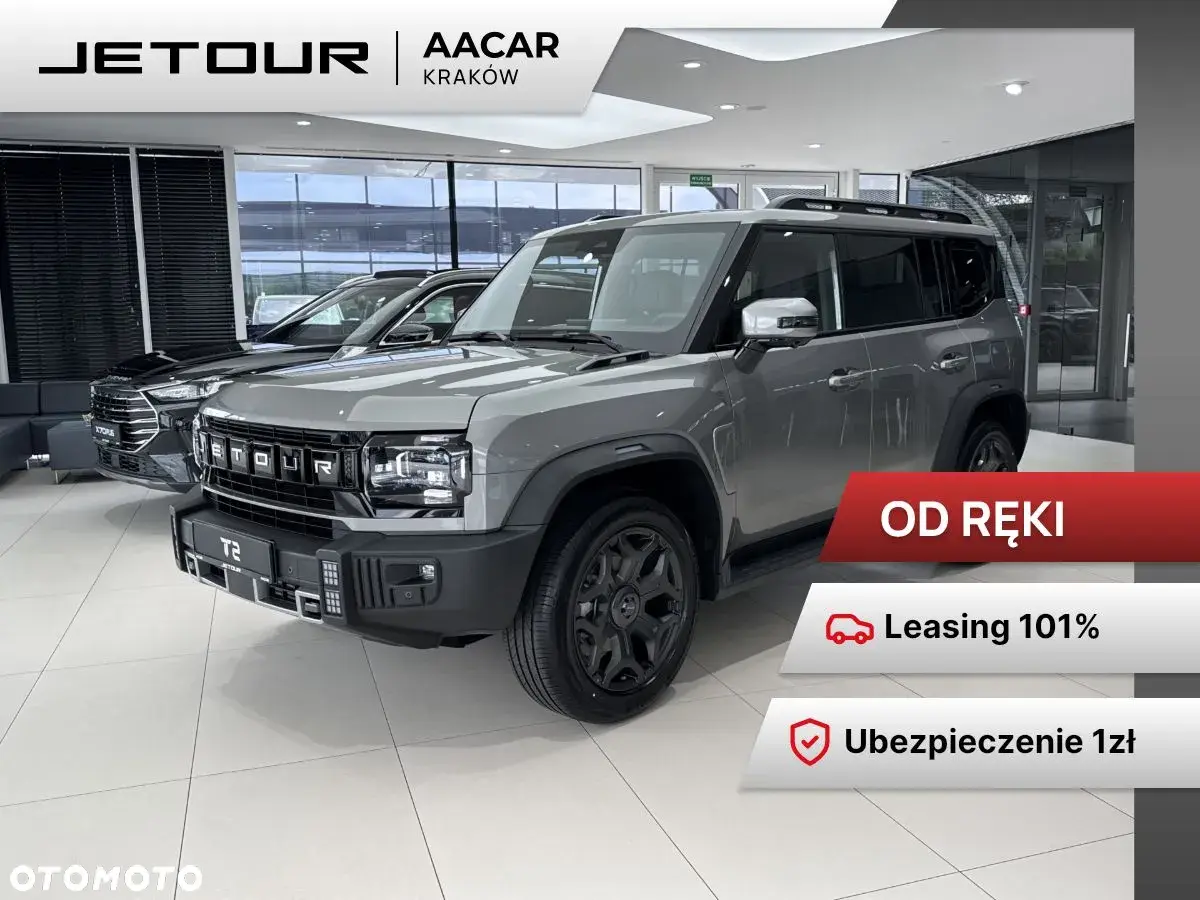Szary Jetour T2 w salonie AACAR Kraków. Sprawdź atrakcyjną ofertę: leasing 101% i ubezpieczenie 1zł. Jetour T2 cena już od ręki!